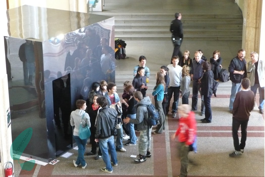 + vernisáž výstavy “Ecoliving” vo foyeri Fakulty architektúry STU, Bratislava, Slovensko; 2008 +